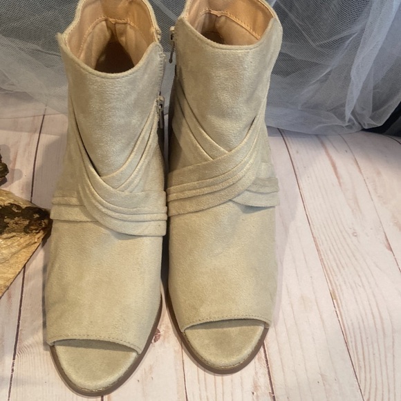 JC Faux Suede Leather Wedge Booties - Picture 6 of 7